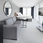 Pestana Riverside Hotel