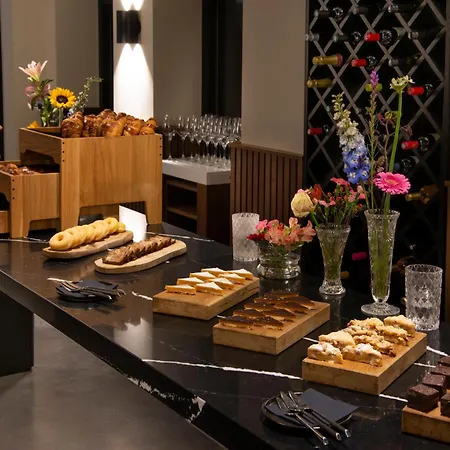 Pestana Riverside Hotel